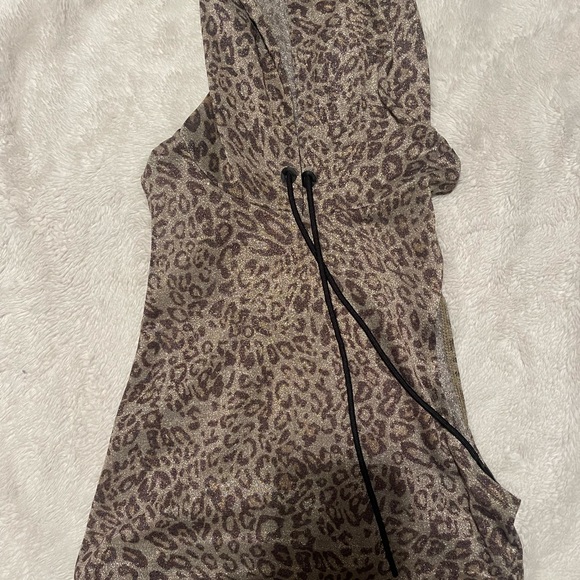 Zyia tank lot size small - Picture 3 of 4